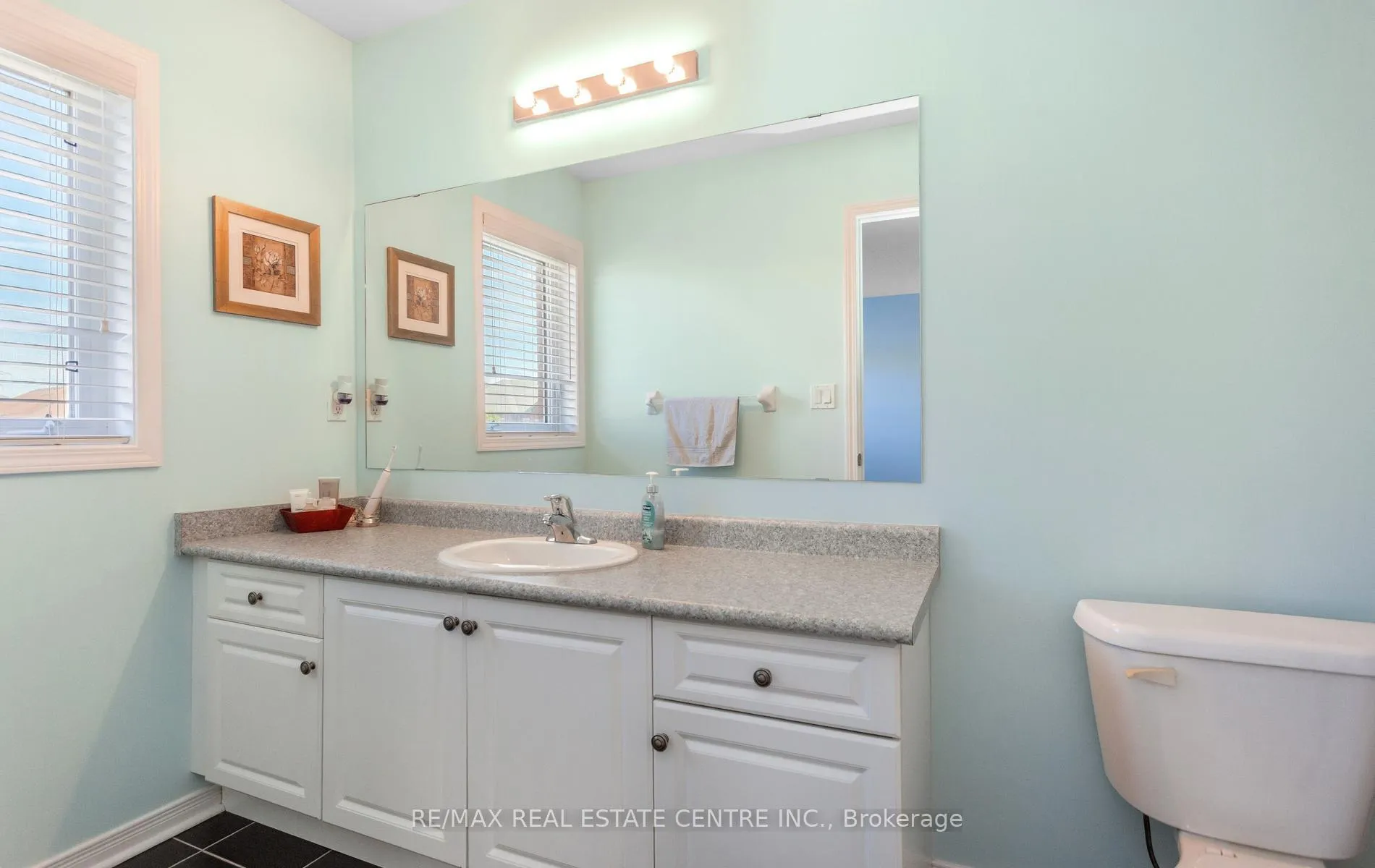 Photo 23 of 49 Teal Crest Circle, Brampton, Credit Valley — HOMEH
