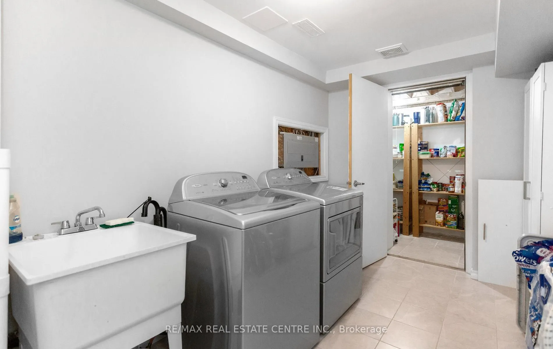 Photo 33 of 49 Teal Crest Circle, Brampton, Credit Valley — HOMEH