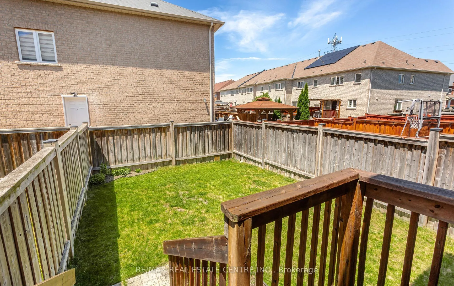 Photo 34 of 49 Teal Crest Circle, Brampton, Credit Valley — HOMEH