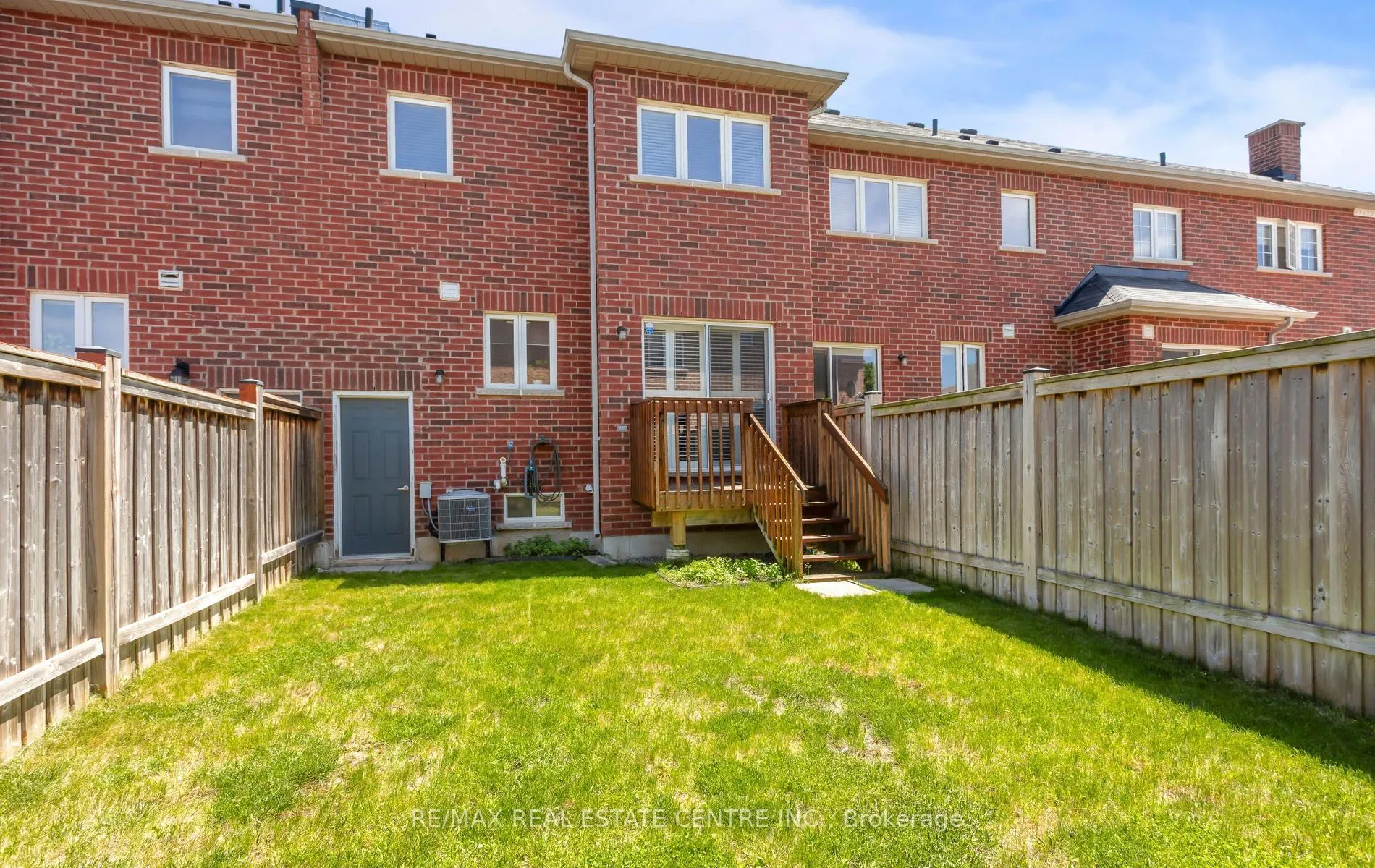 Photo 36 of 49 Teal Crest Circle, Brampton, Credit Valley — HOMEH