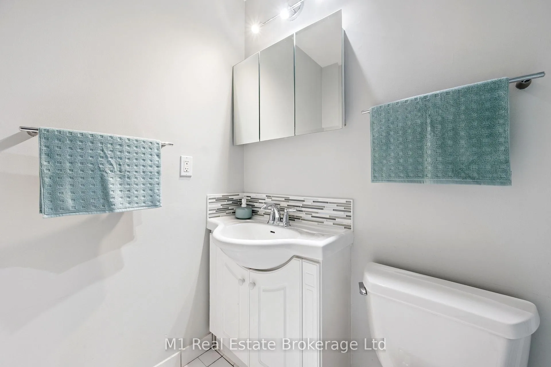 Photo 31 of Unit PH2, 55 Blue Springs Drive, Waterloo, Colonial Acres — HOMEH