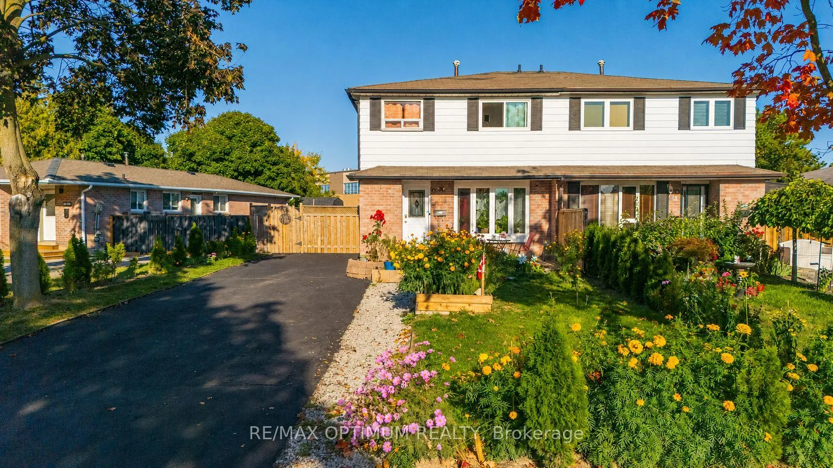 Photo 3 of 21 Juniper Crescent, Brampton, Northgate — HOMEH
