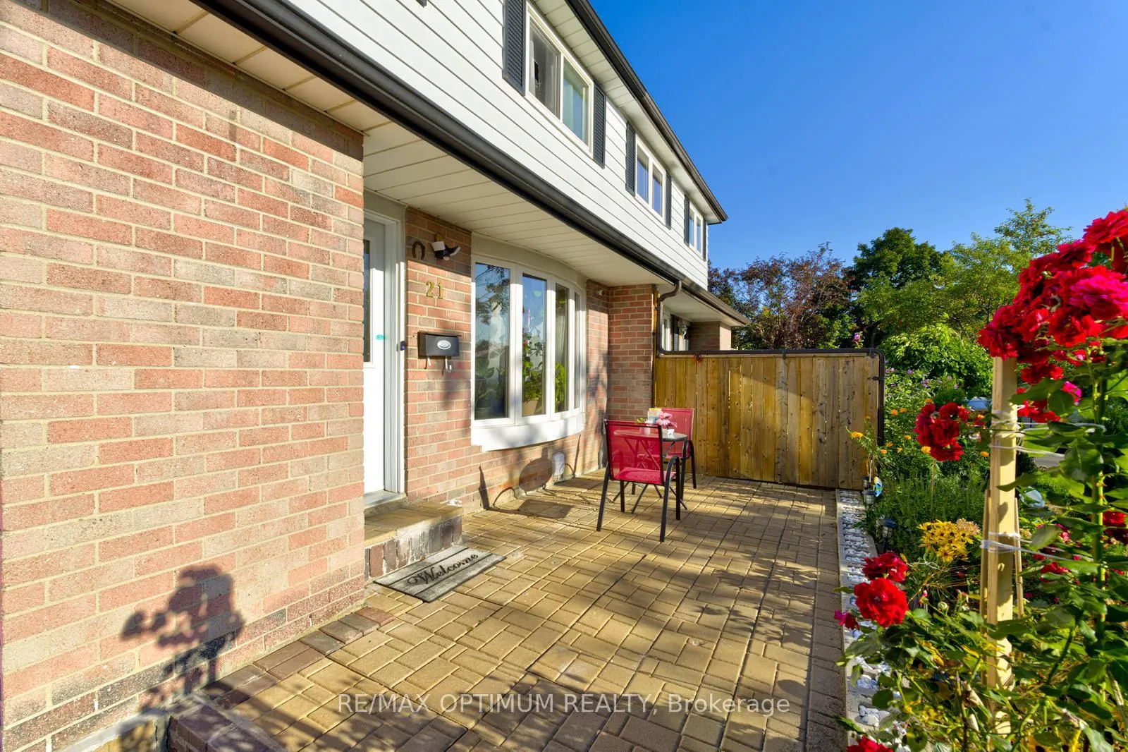 Photo 4 of 21 Juniper Crescent, Brampton, Northgate — HOMEH