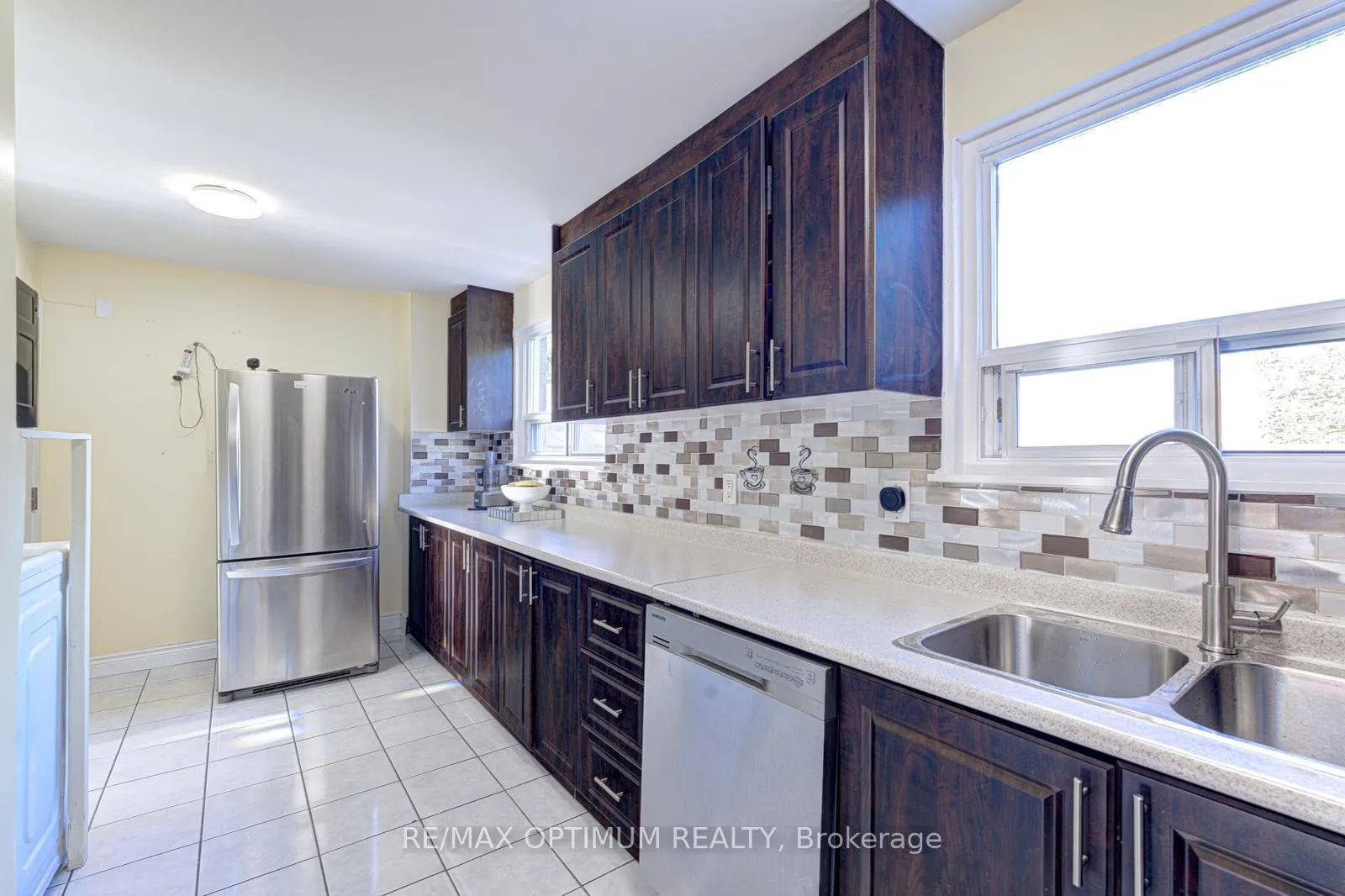 Photo 11 of 21 Juniper Crescent, Brampton, Northgate — HOMEH