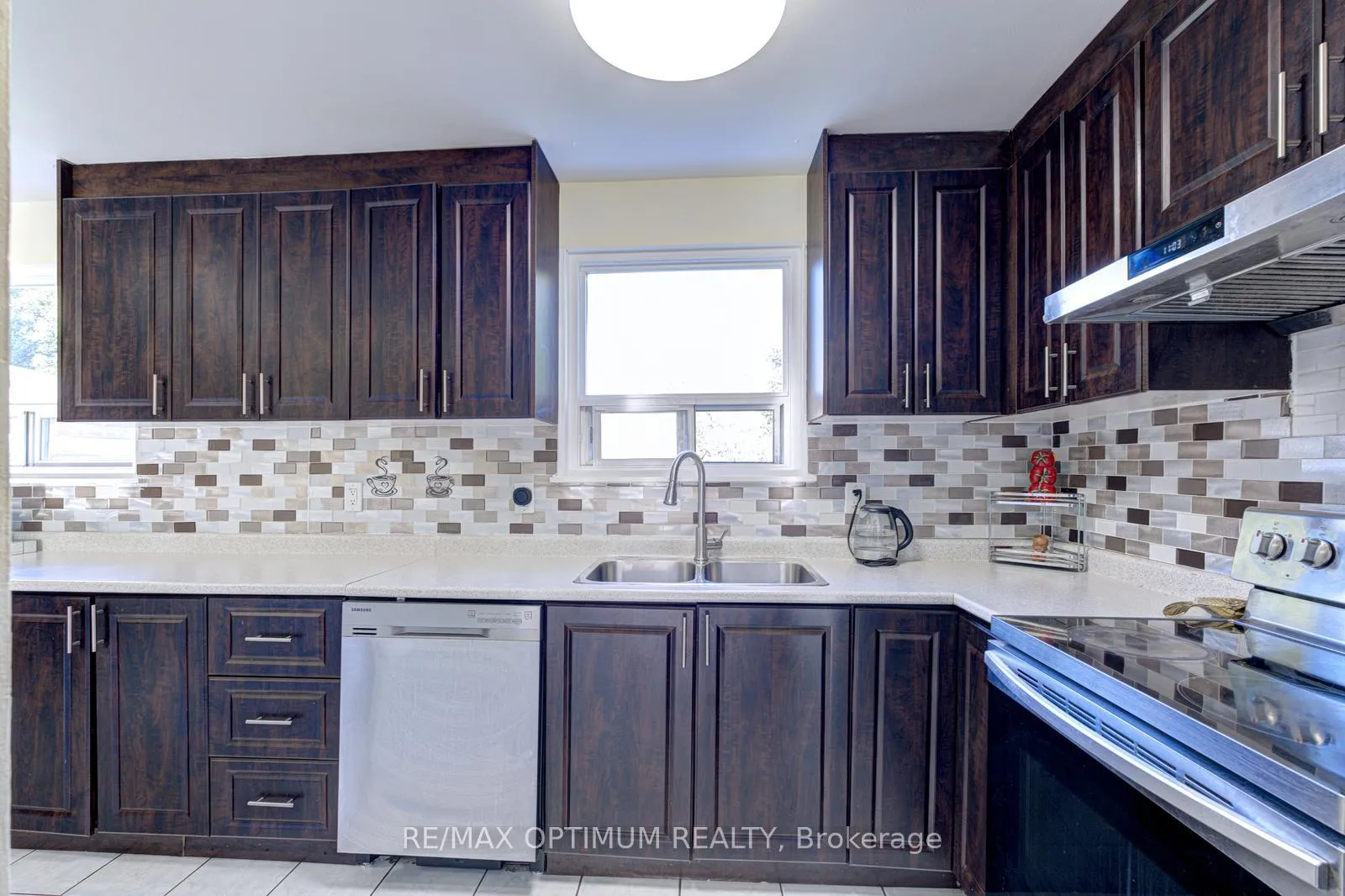 Photo 12 of 21 Juniper Crescent, Brampton, Northgate — HOMEH