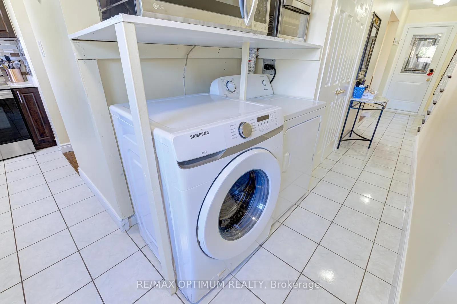 Photo 15 of 21 Juniper Crescent, Brampton, Northgate — HOMEH