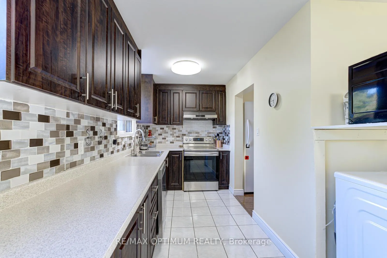Photo 16 of 21 Juniper Crescent, Brampton, Northgate — HOMEH