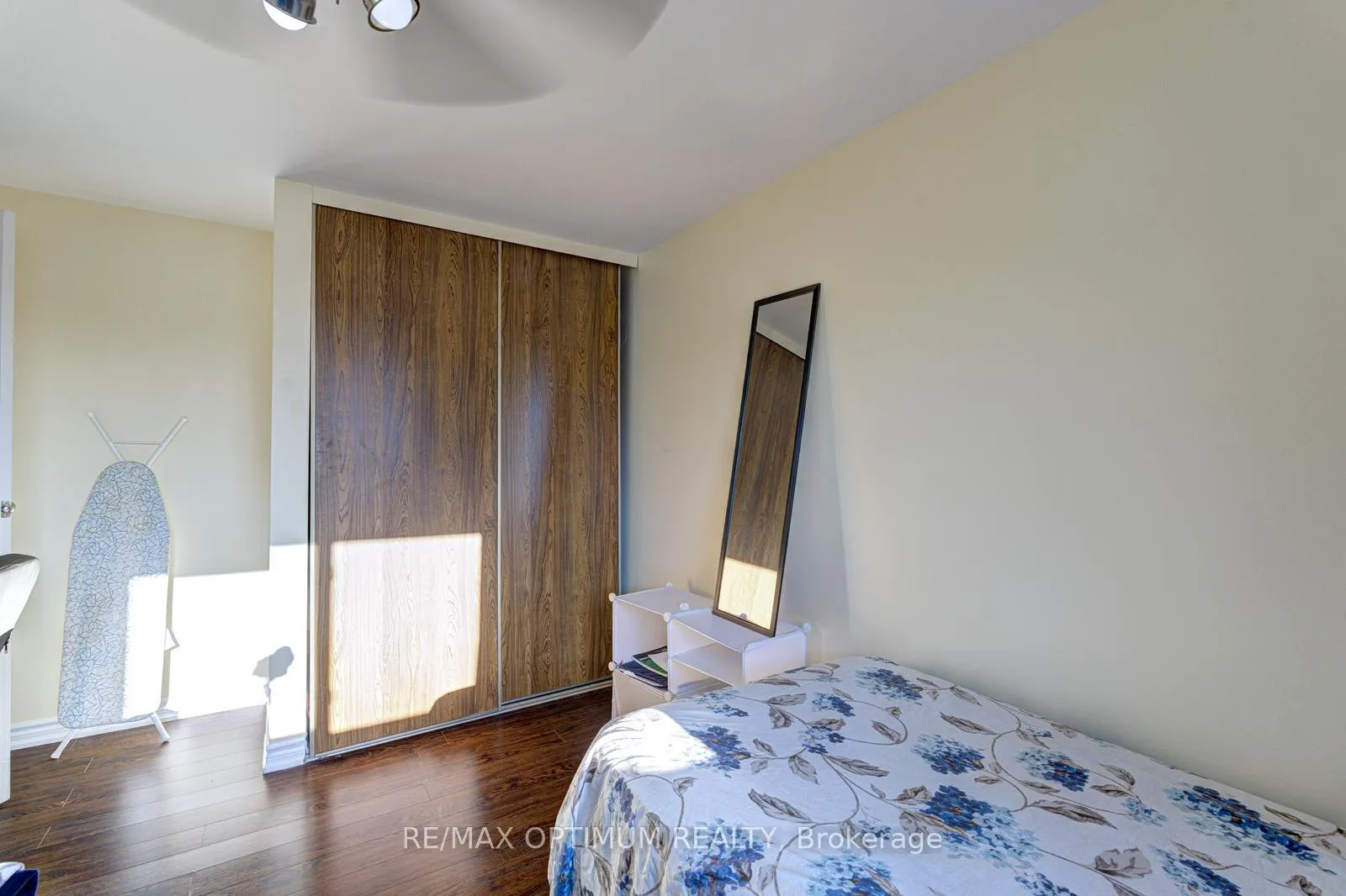 Photo 23 of 21 Juniper Crescent, Brampton, Northgate — HOMEH