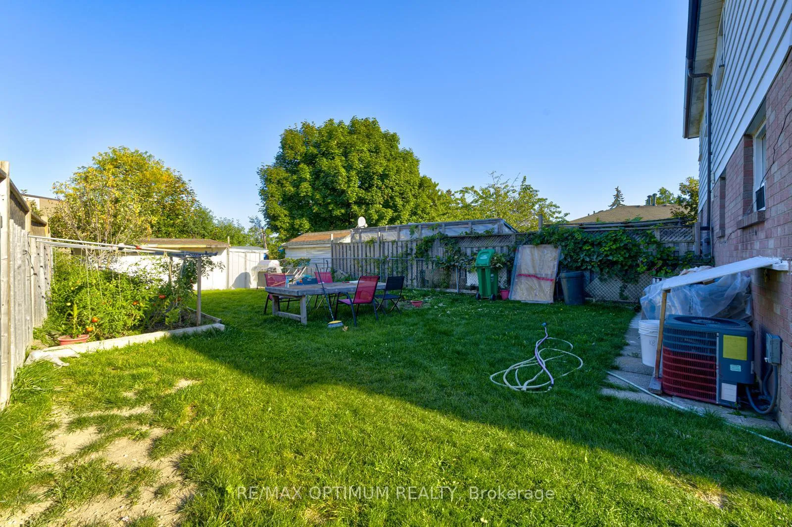 Photo 31 of 21 Juniper Crescent, Brampton, Northgate — HOMEH