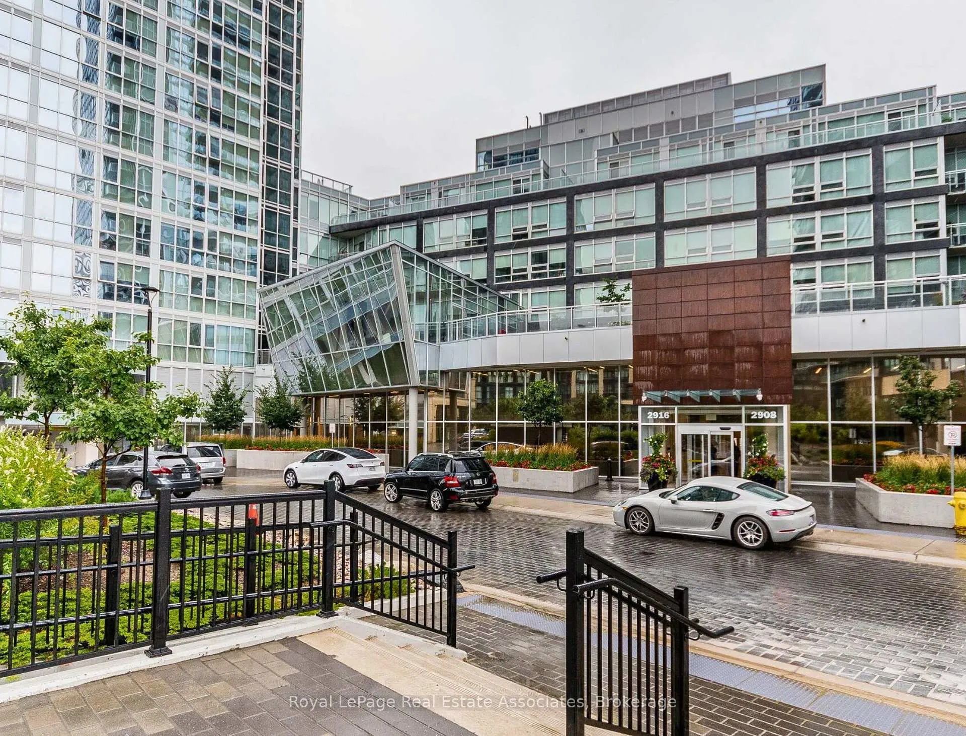 Photo 1 of Unit 2805, 2916 Highway 7, Vaughan, Concord — HOMEH