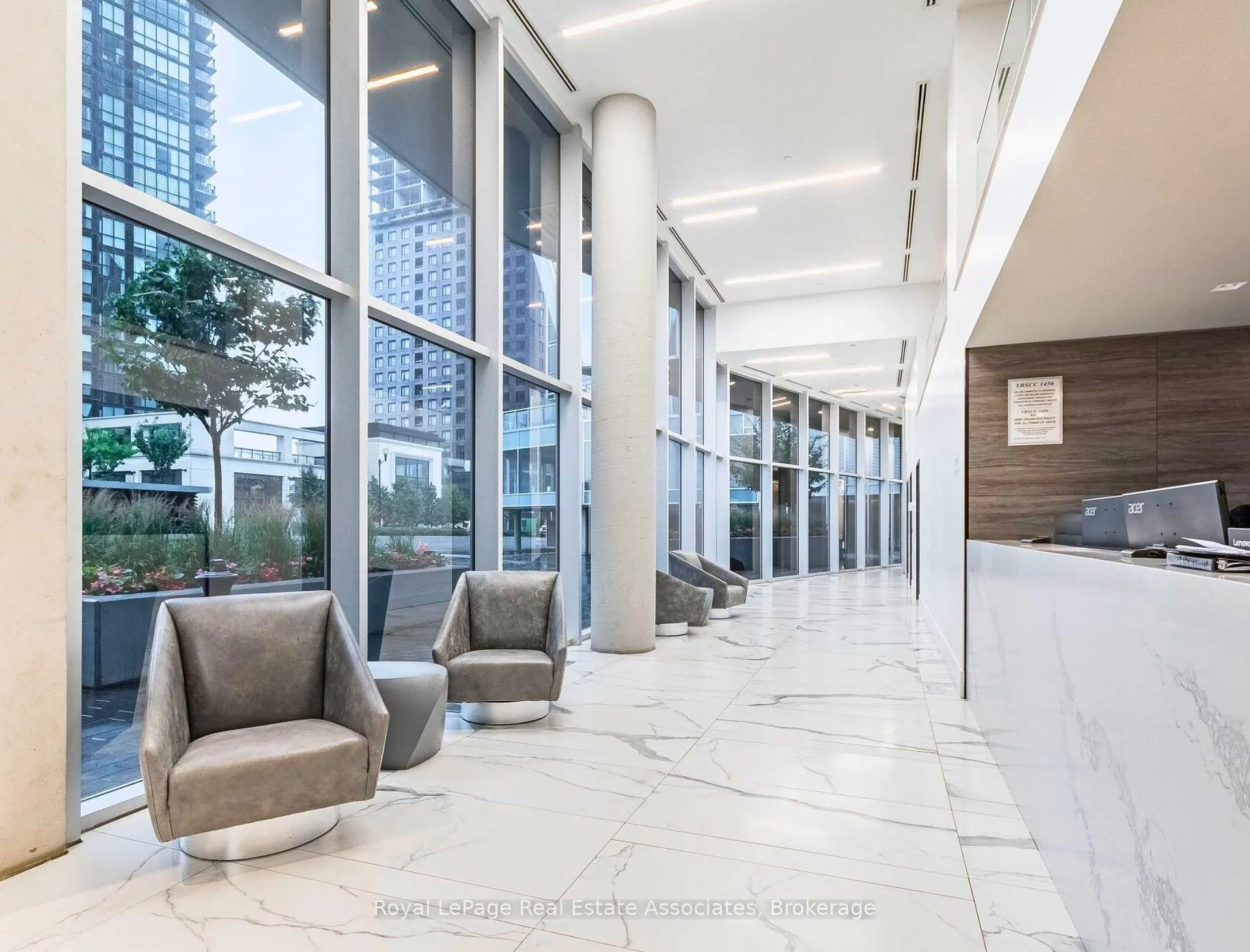 Photo 2 of Unit 2805, 2916 Highway 7, Vaughan, Concord — HOMEH