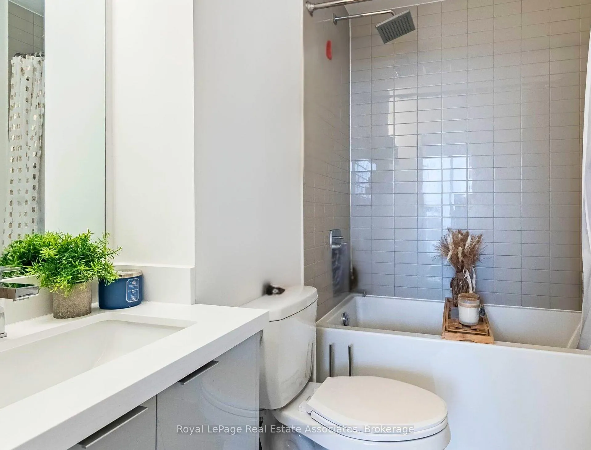 Photo 14 of Unit 2805, 2916 Highway 7, Vaughan, Concord — HOMEH