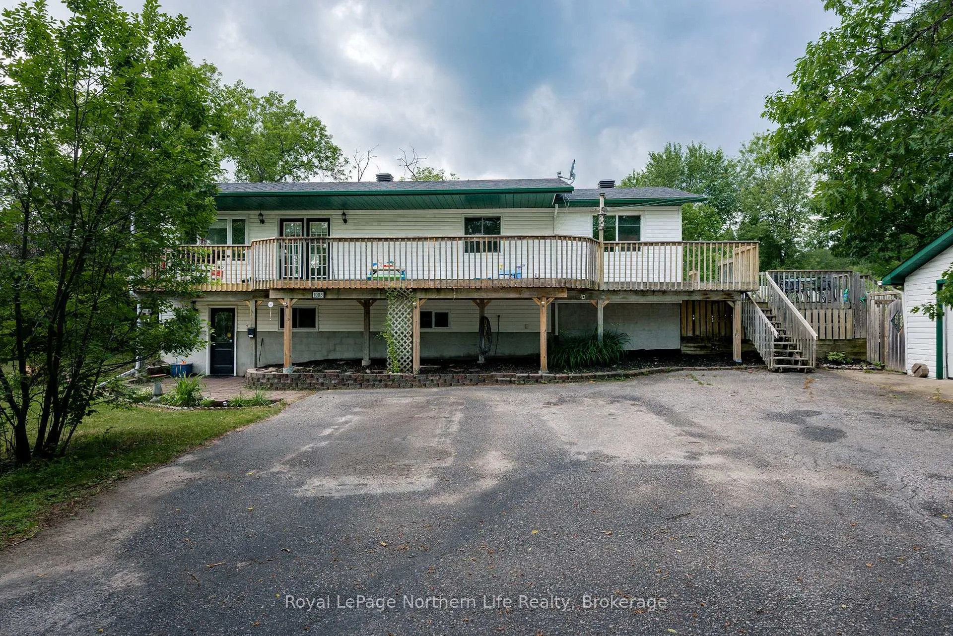 Photo 1 of 1006 Lakeshore Drive, North Bay, Ferris — HOMEH