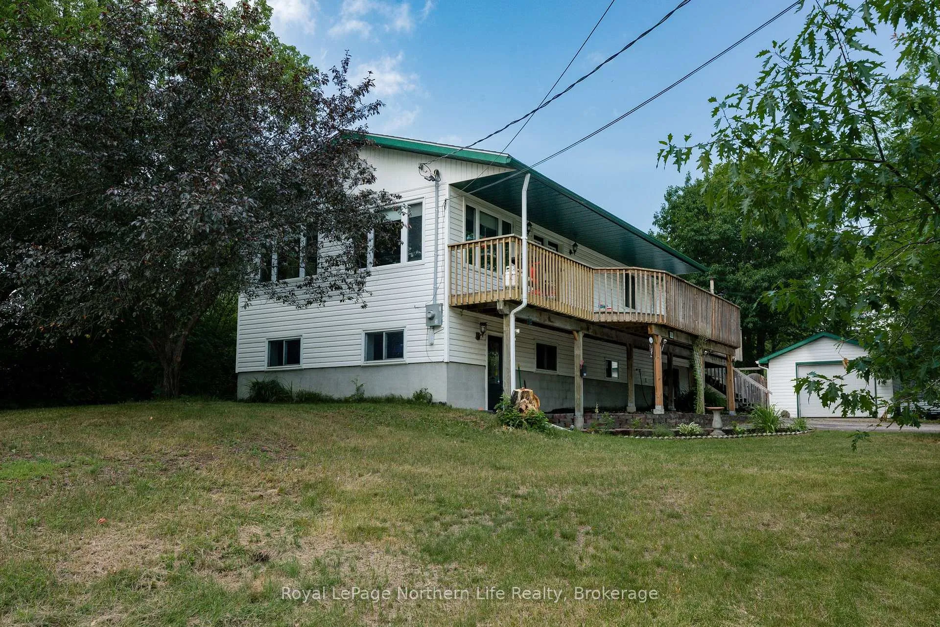 Photo 3 of 1006 Lakeshore Drive, North Bay, Ferris — HOMEH