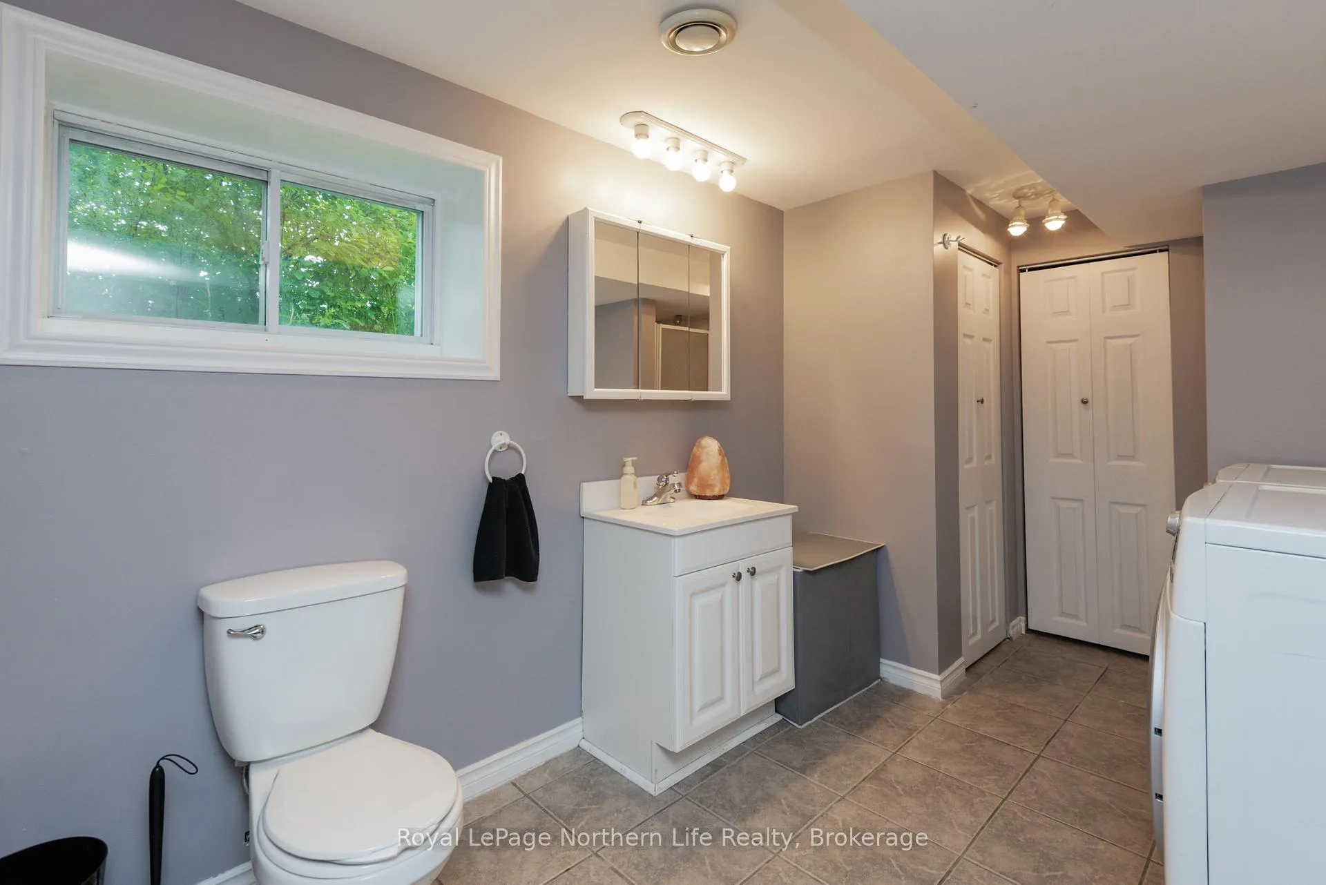 Photo 9 of 1006 Lakeshore Drive, North Bay, Ferris — HOMEH