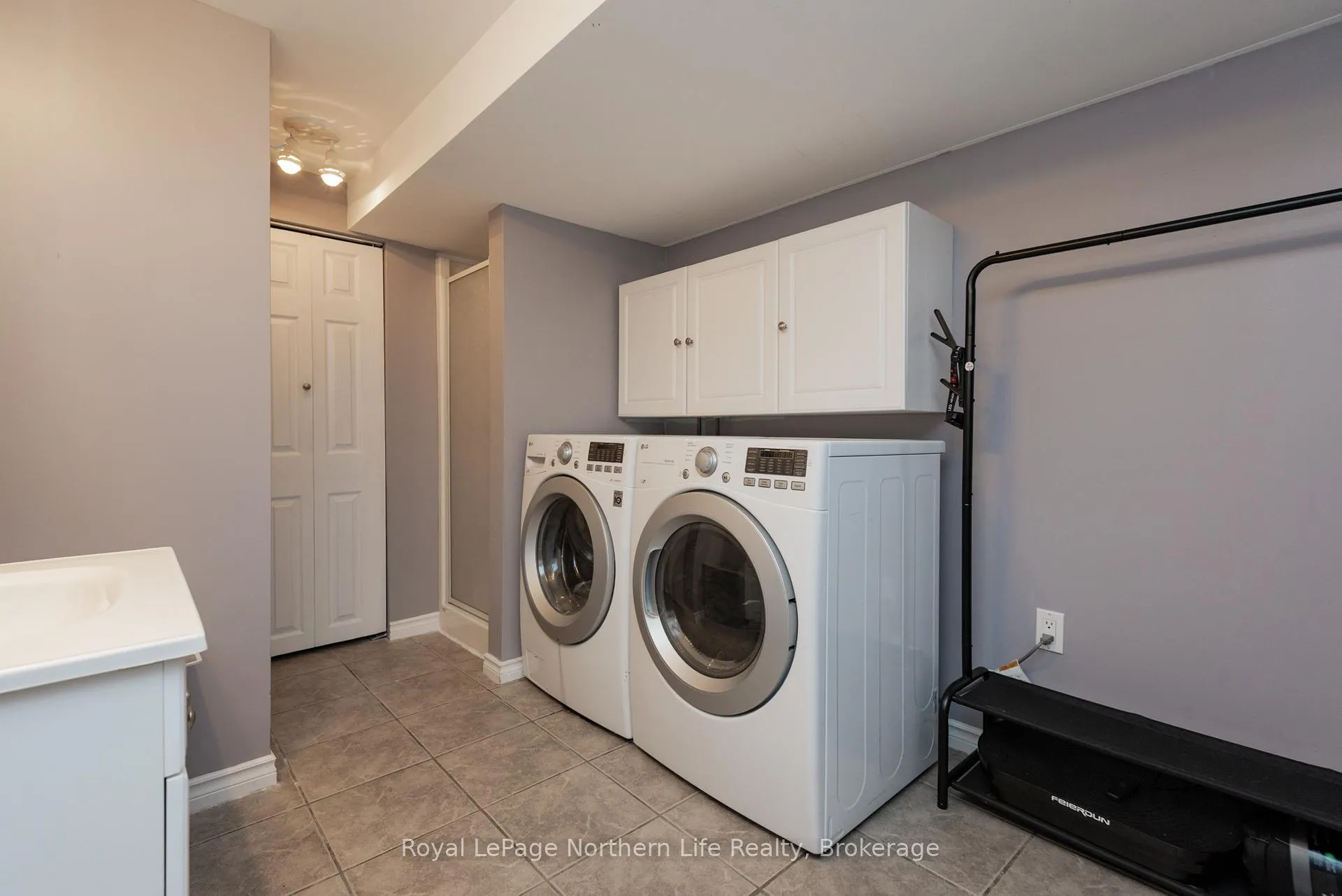 Photo 10 of 1006 Lakeshore Drive, North Bay, Ferris — HOMEH
