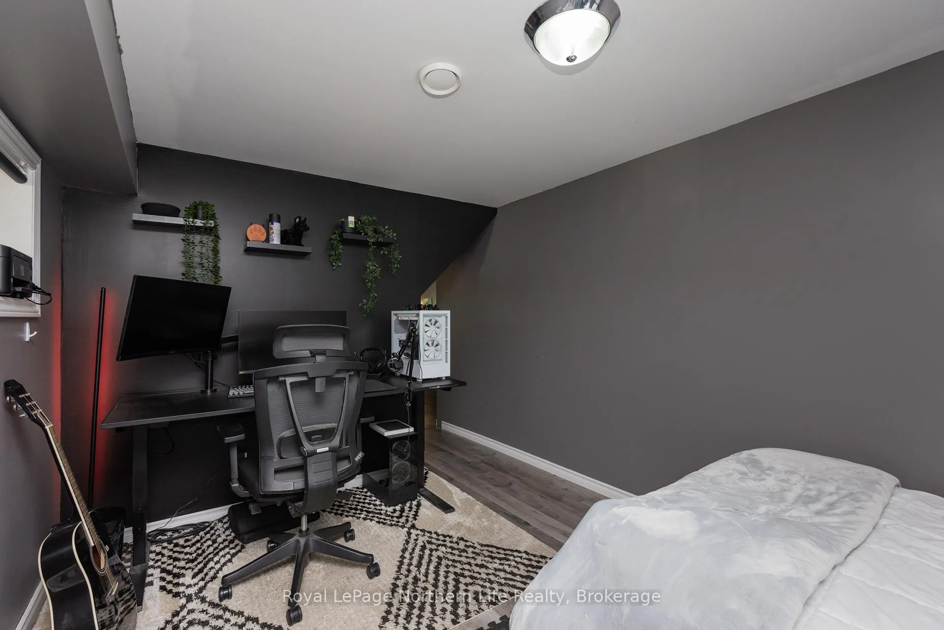 Photo 15 of 1006 Lakeshore Drive, North Bay, Ferris — HOMEH