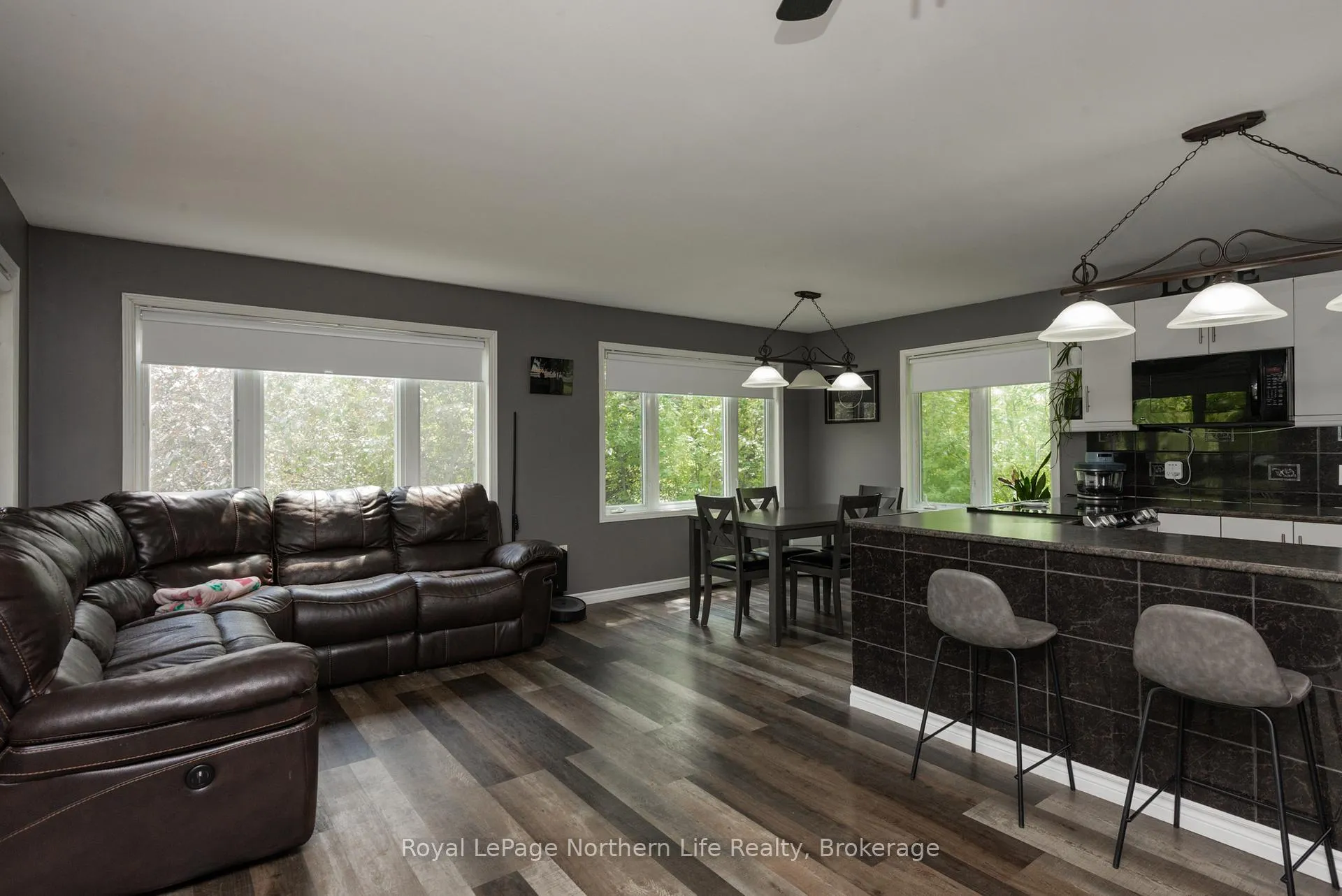 Photo 21 of 1006 Lakeshore Drive, North Bay, Ferris — HOMEH