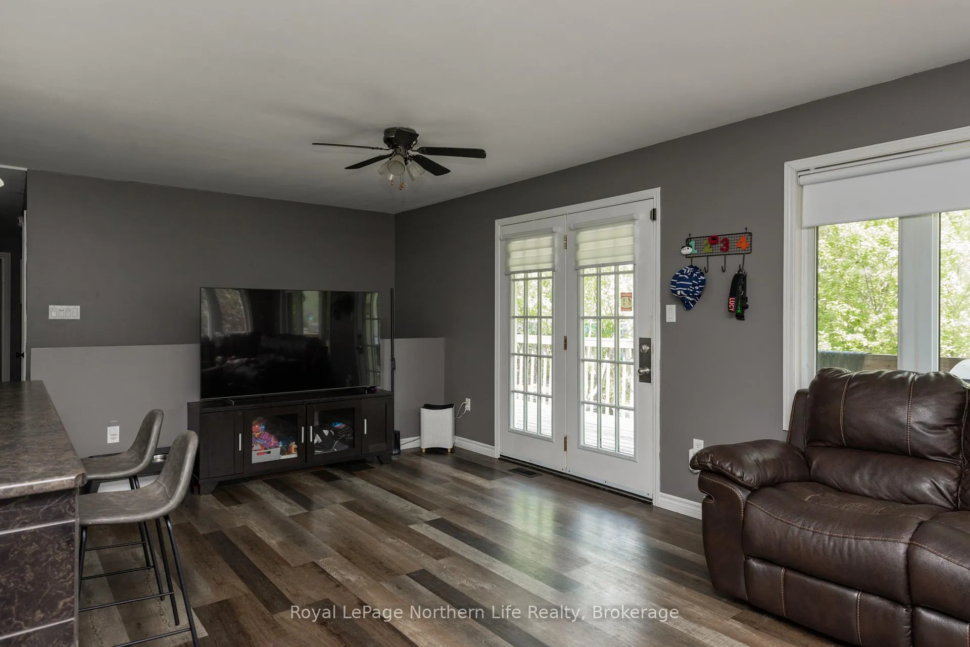 Photo 25 of 1006 Lakeshore Drive, North Bay, Ferris — HOMEH
