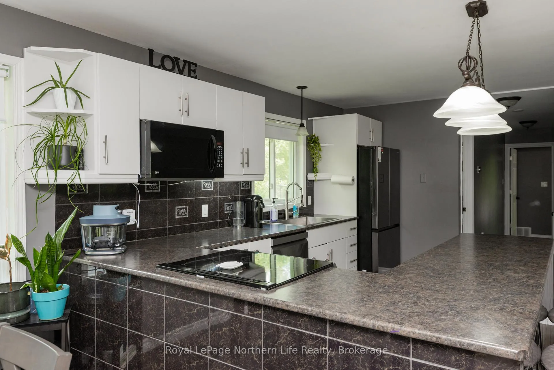 Photo 26 of 1006 Lakeshore Drive, North Bay, Ferris — HOMEH