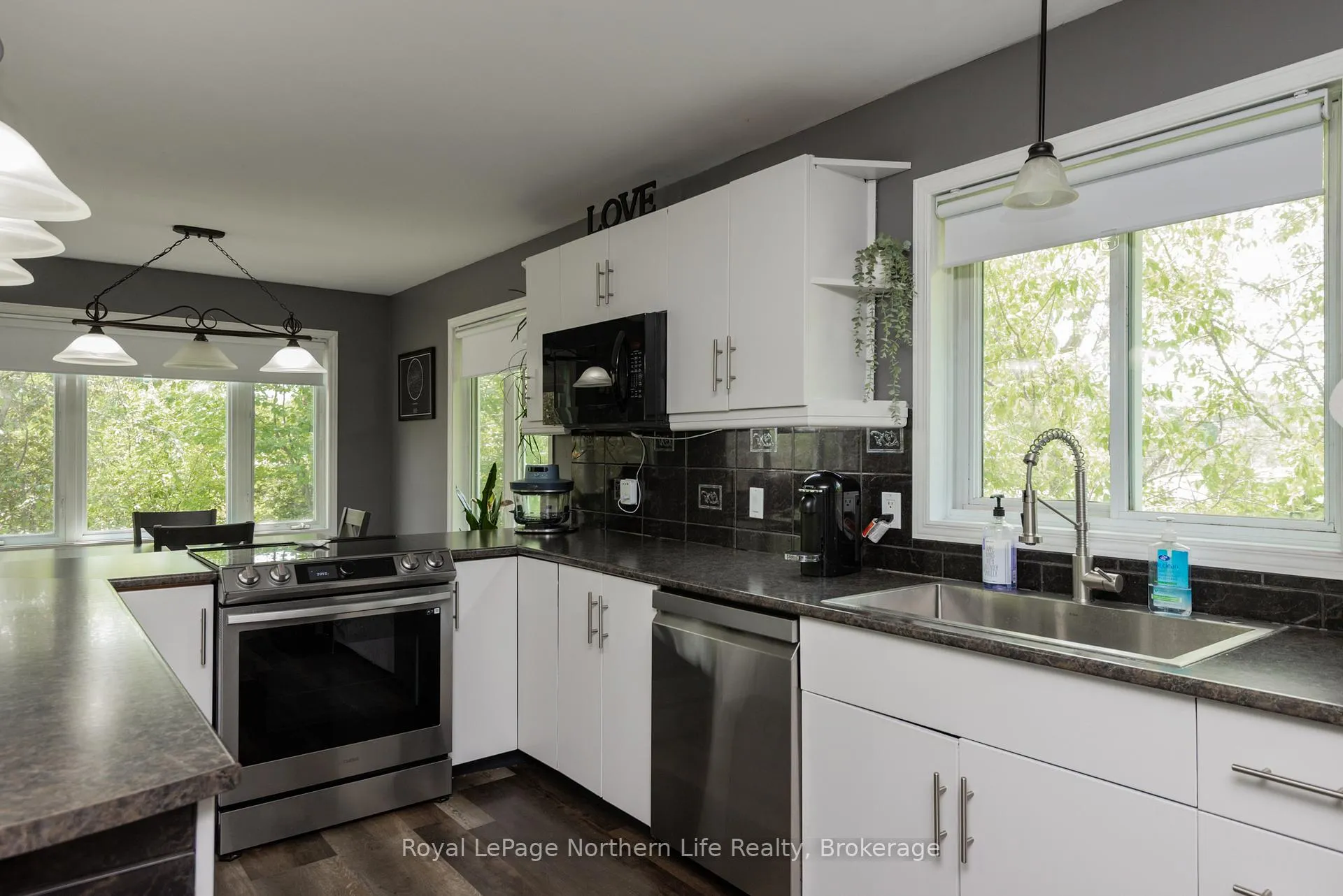 Photo 27 of 1006 Lakeshore Drive, North Bay, Ferris — HOMEH