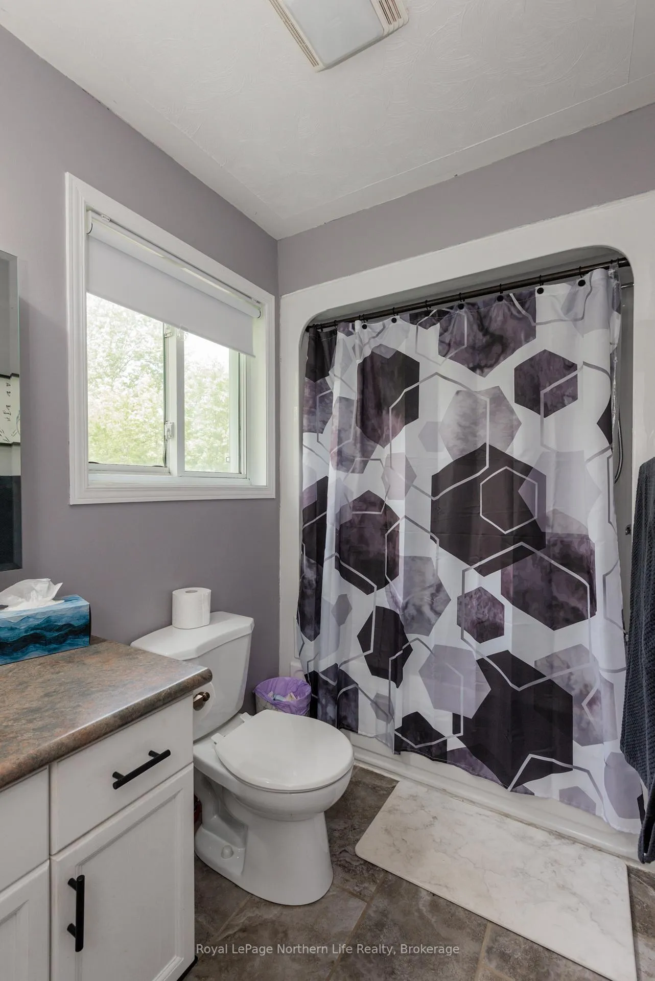 Photo 29 of 1006 Lakeshore Drive, North Bay, Ferris — HOMEH