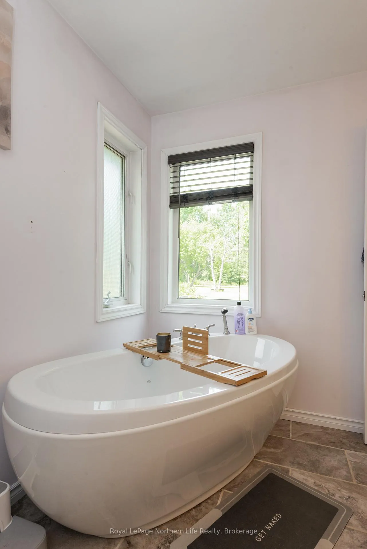 Photo 40 of 1006 Lakeshore Drive, North Bay, Ferris — HOMEH