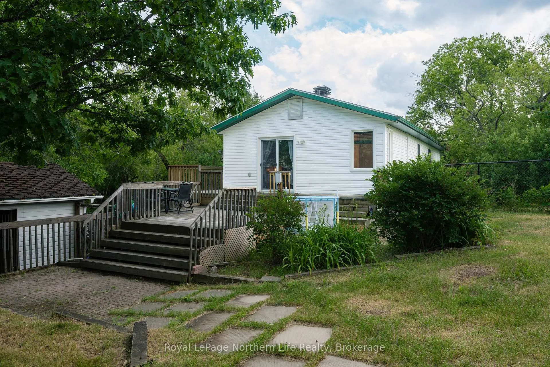 Photo 42 of 1006 Lakeshore Drive, North Bay, Ferris — HOMEH