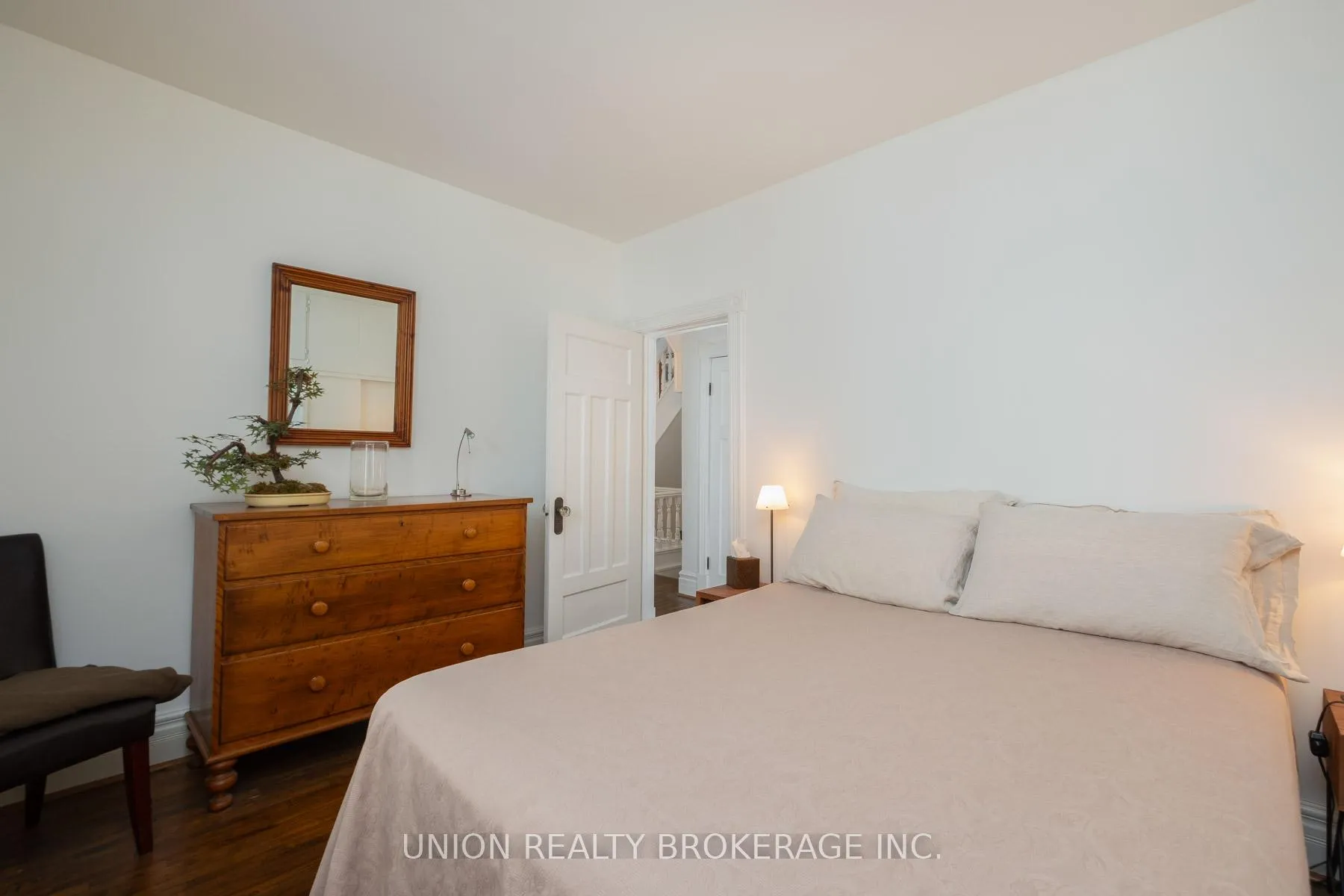 Photo 18 of 102 Neville Park Boulevard, Toronto, The Beaches — HOMEH