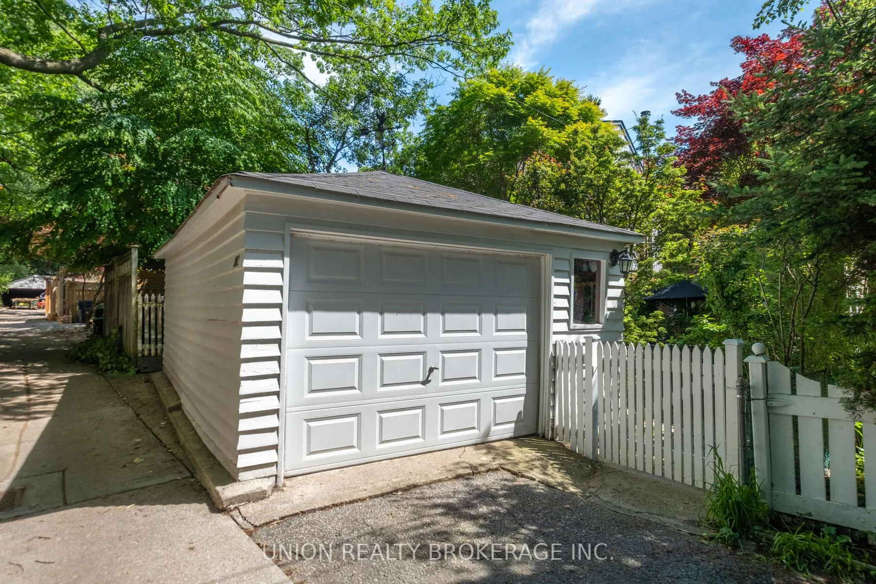 Photo 30 of 102 Neville Park Boulevard, Toronto, The Beaches — HOMEH
