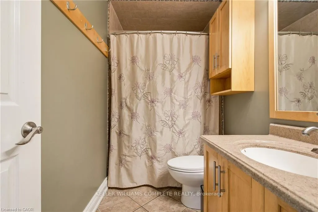 Photo 18 of 80 Wendover Drive, Hamilton, Fessenden — HOMEH