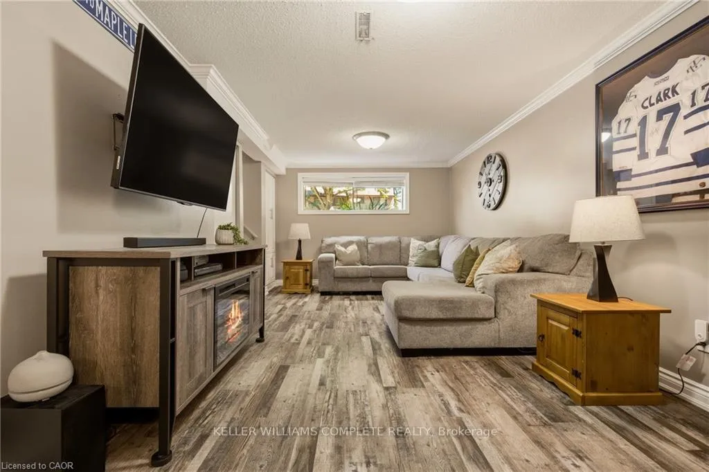 Photo 20 of 80 Wendover Drive, Hamilton, Fessenden — HOMEH