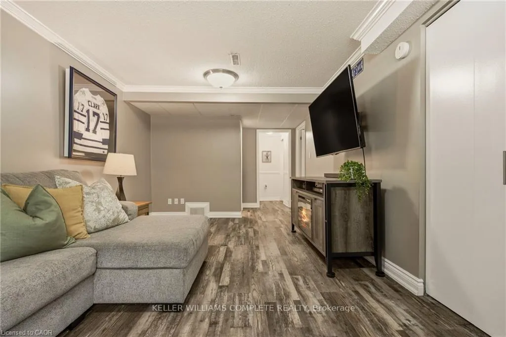 Photo 21 of 80 Wendover Drive, Hamilton, Fessenden — HOMEH