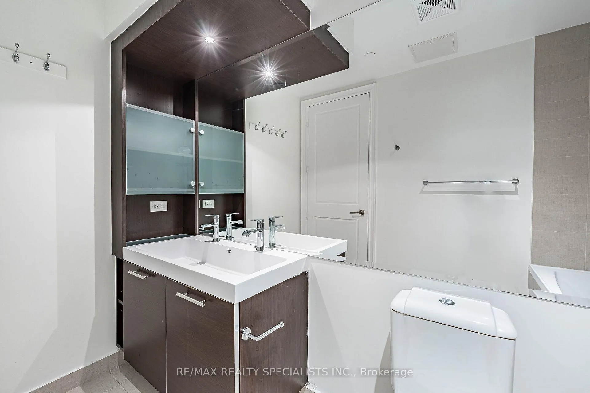 Photo 32 of Unit 7105, 388 Yonge Street, Toronto, Bay Street Corridor — HOMEH