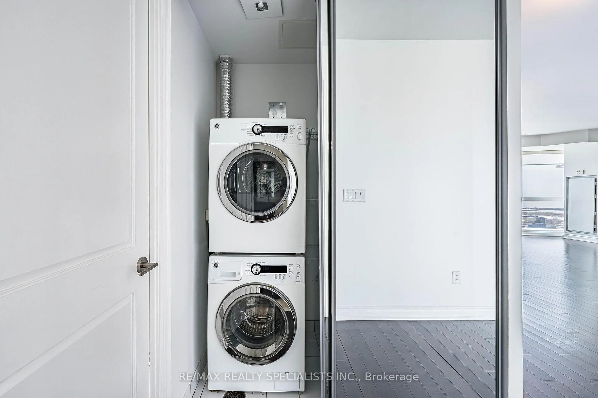Photo 40 of Unit 7105, 388 Yonge Street, Toronto, Bay Street Corridor — HOMEH