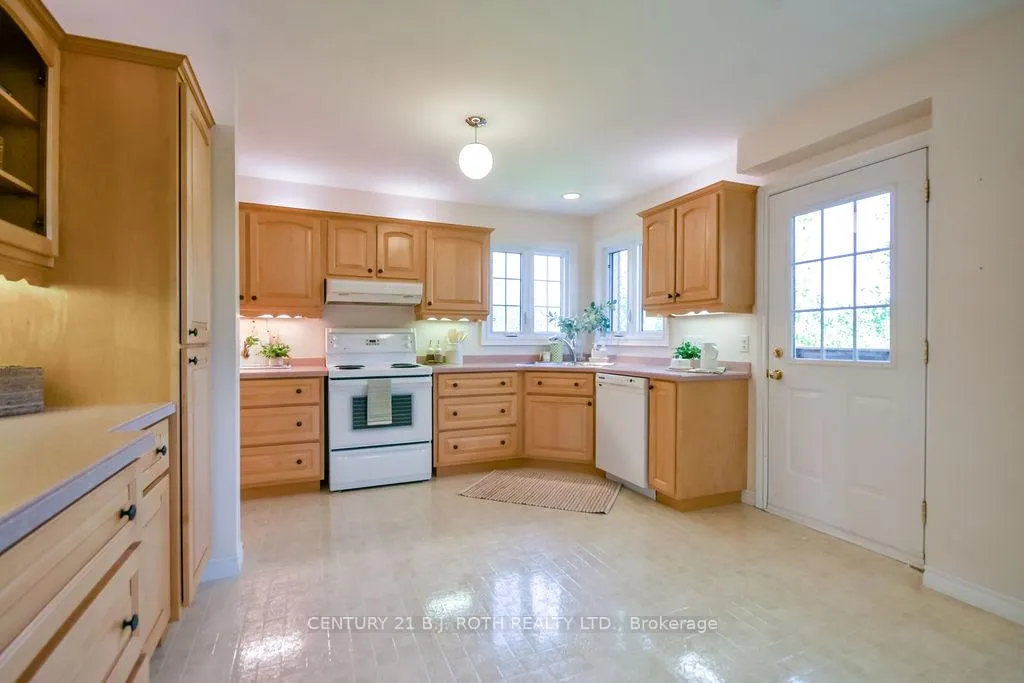 Photo 9 of 20 Boyd Crescent, Oro-Medonte, Moonstone — HOMEH