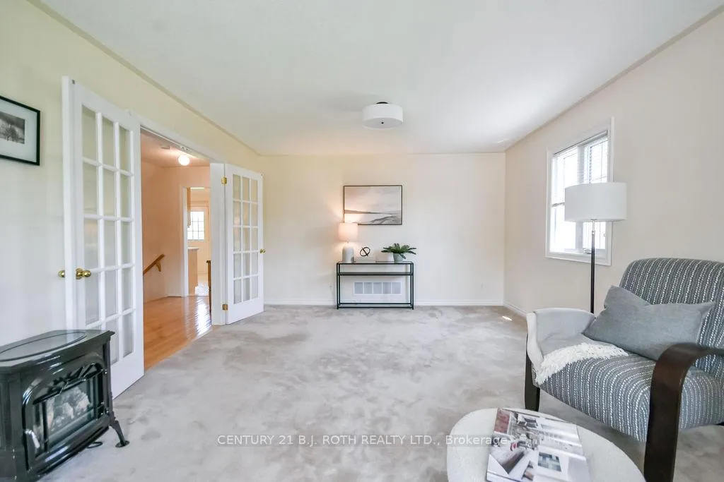 Photo 11 of 20 Boyd Crescent, Oro-Medonte, Moonstone — HOMEH