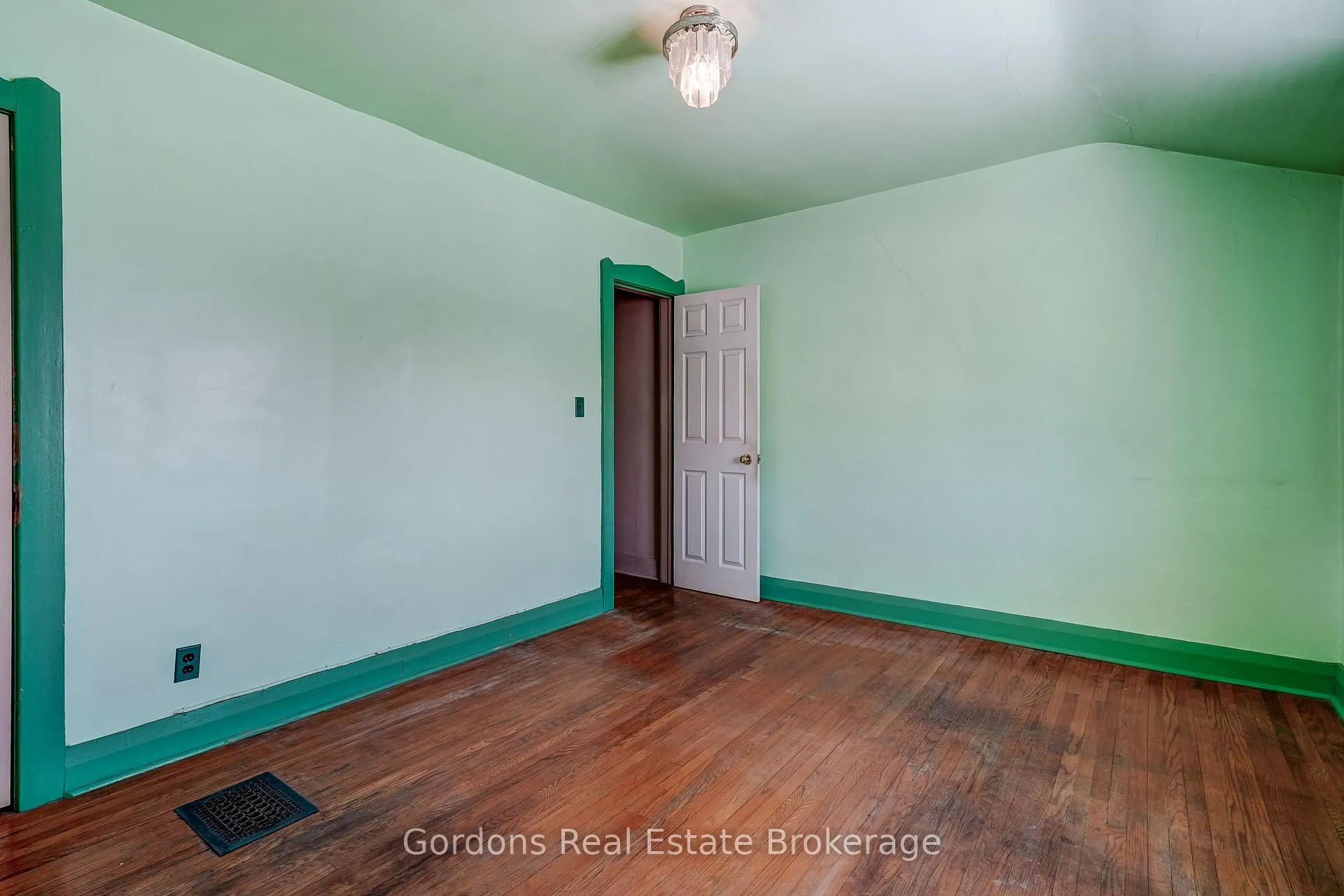 Photo 27 of 203 Donlands Avenue, Toronto, Danforth Village-East York — HOMEH