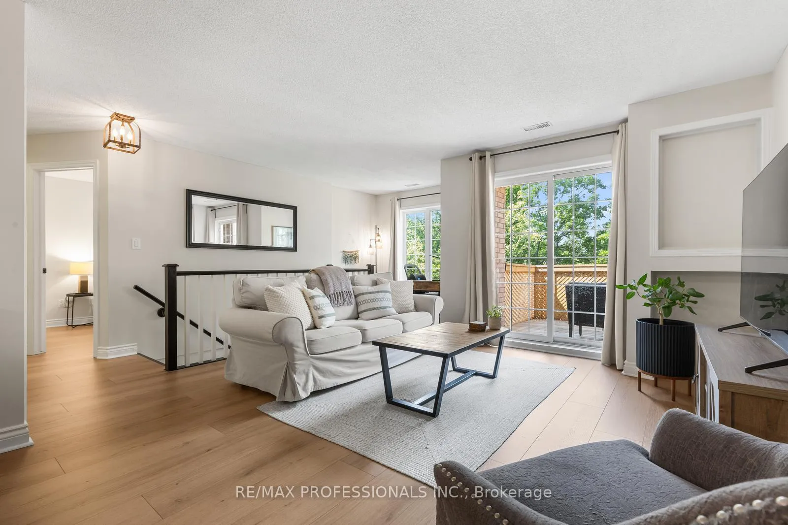 Photo 2 of Unit 24, 2333 Walker's Line, Burlington, Rose — HOMEH