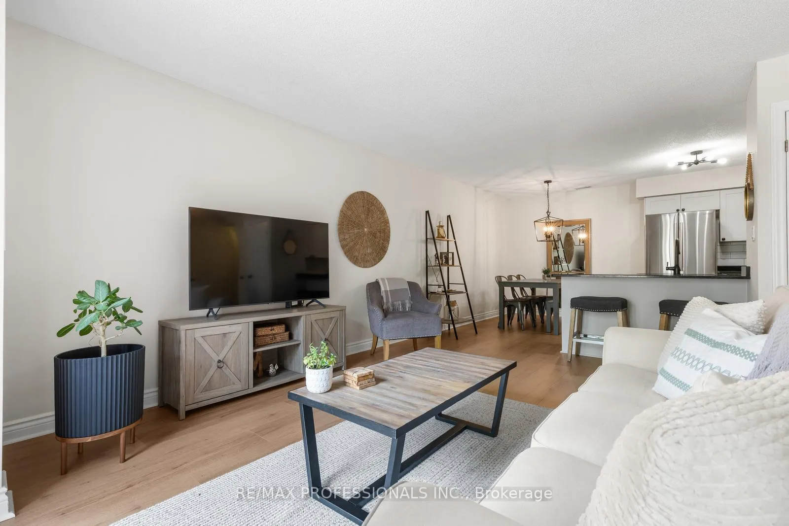 Photo 6 of Unit 24, 2333 Walker's Line, Burlington, Rose — HOMEH