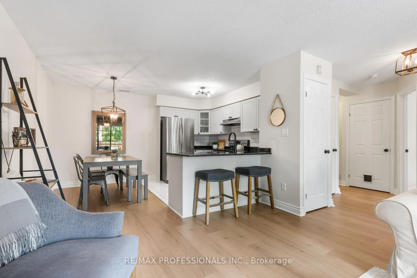 Photo 8 of Unit 24, 2333 Walker's Line, Burlington, Rose — HOMEH