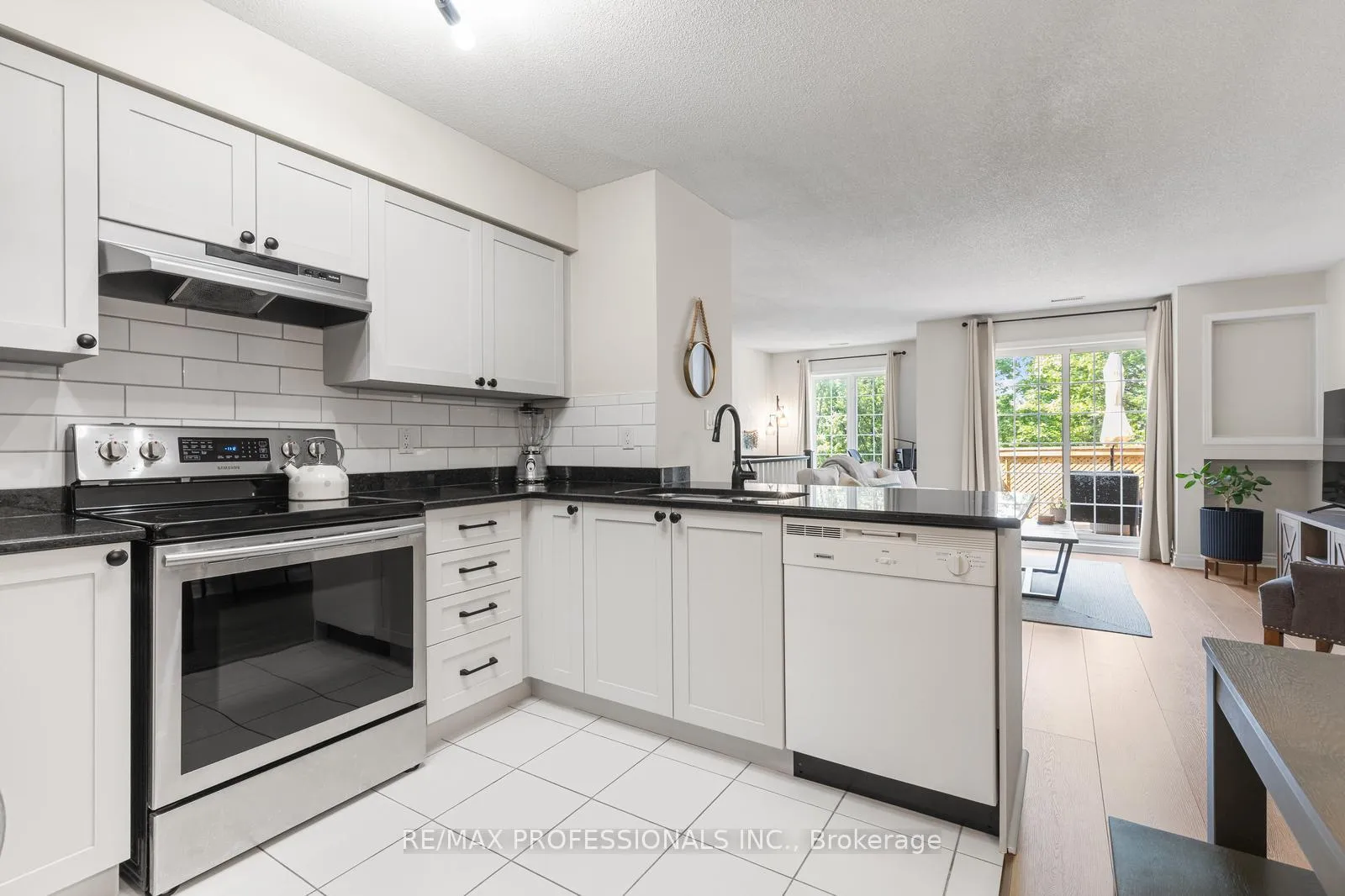 Photo 12 of Unit 24, 2333 Walker's Line, Burlington, Rose — HOMEH
