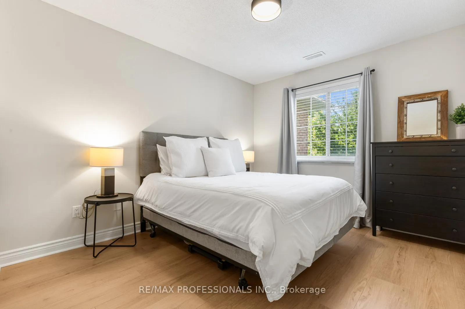 Photo 13 of Unit 24, 2333 Walker's Line, Burlington, Rose — HOMEH