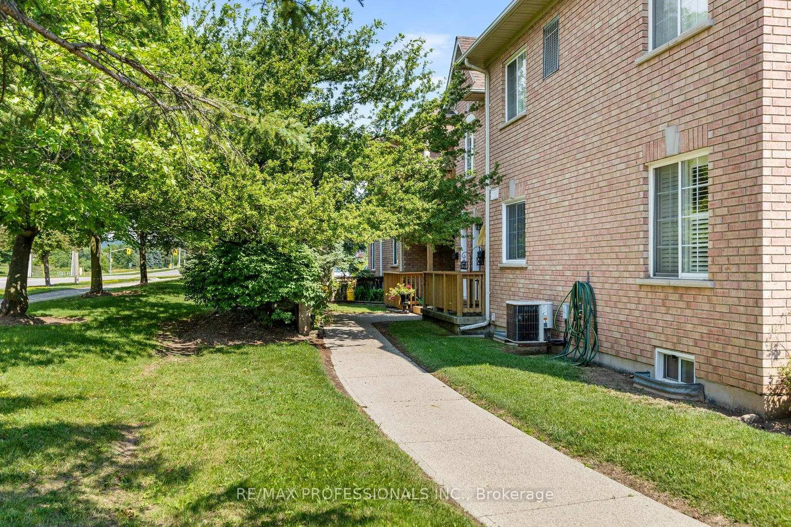 Photo 25 of Unit 24, 2333 Walker's Line, Burlington, Rose — HOMEH