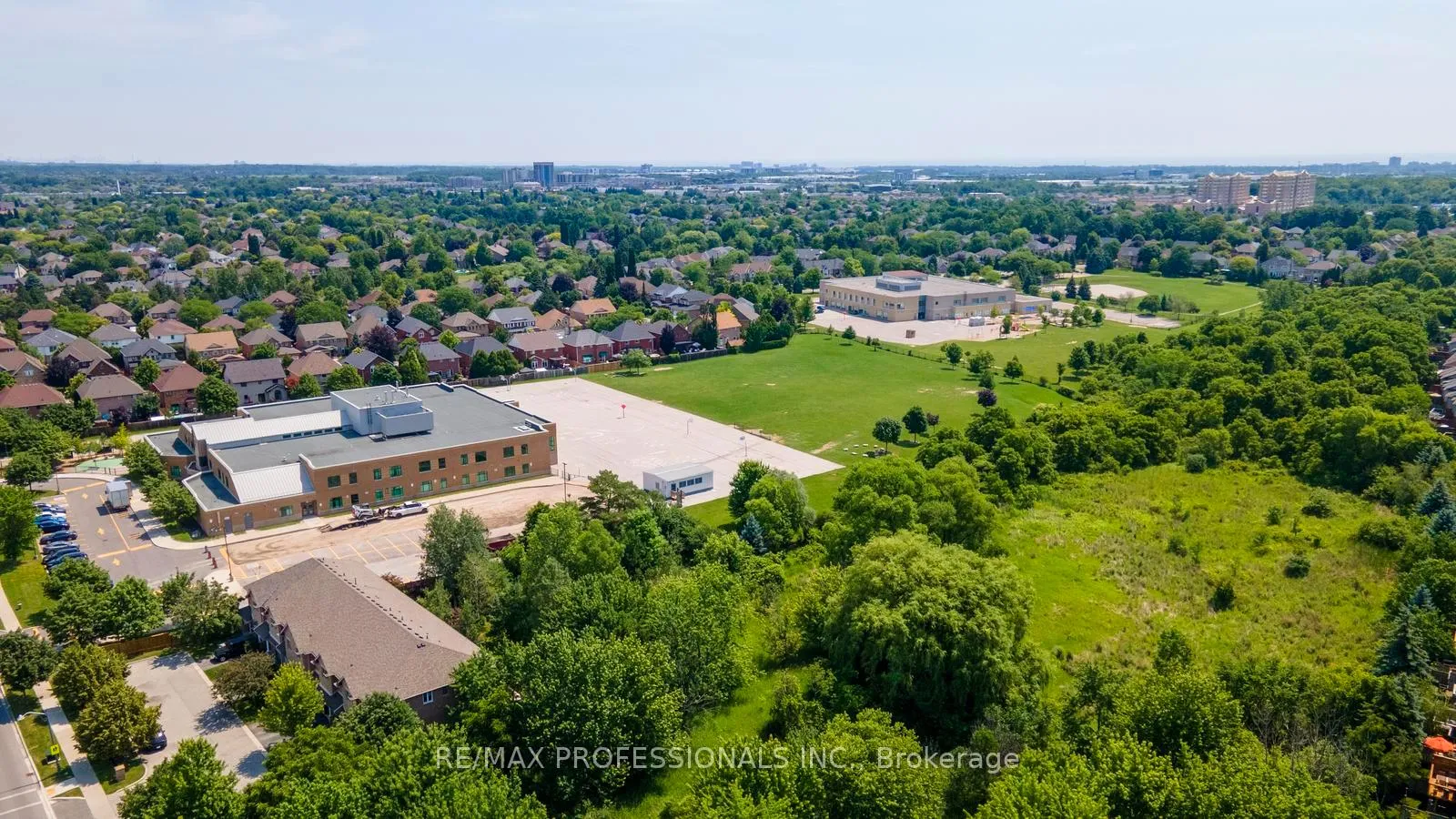 Photo 33 of Unit 24, 2333 Walker's Line, Burlington, Rose — HOMEH