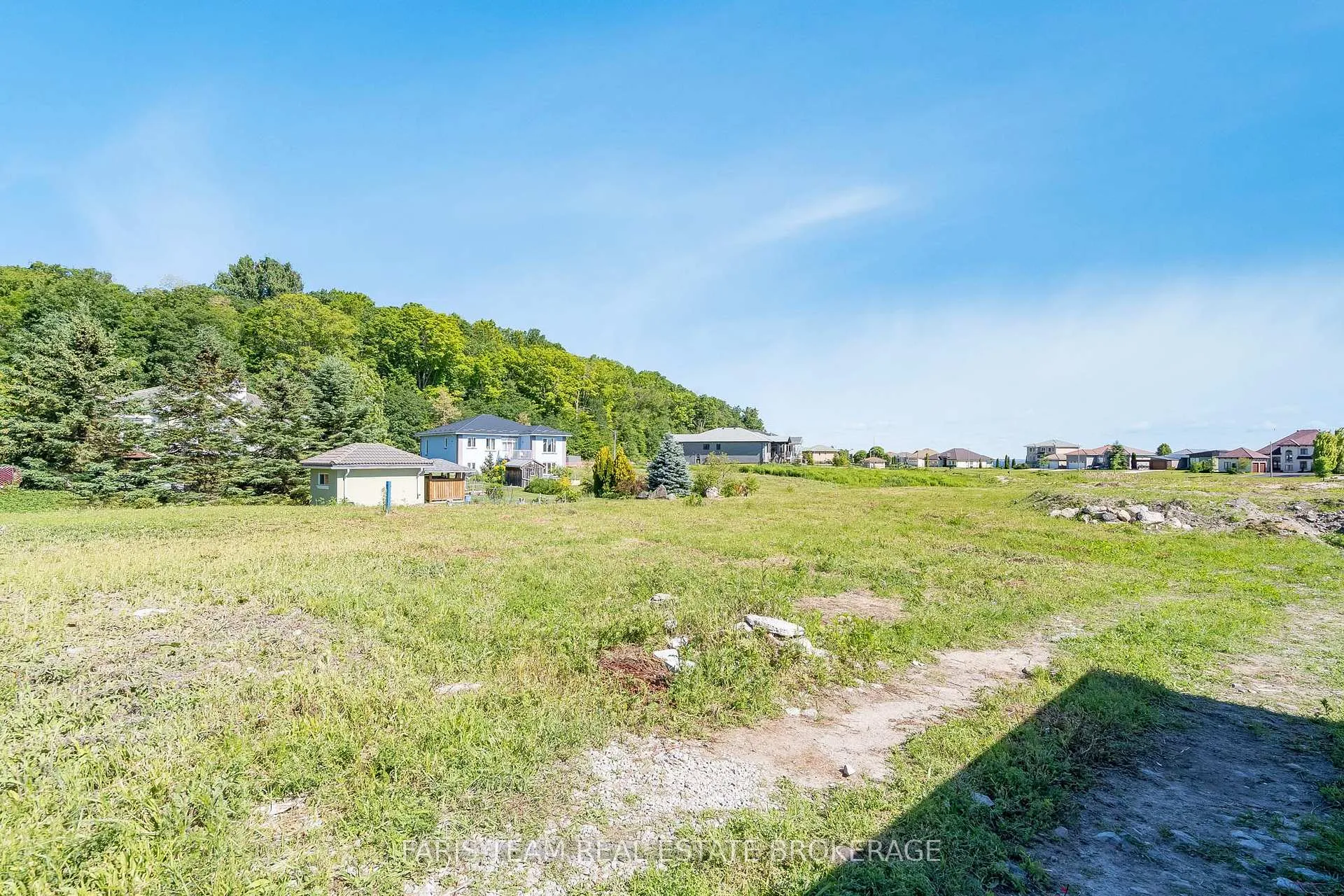 Photo 2 of 595 Taylor Drive, Midland — HOMEH