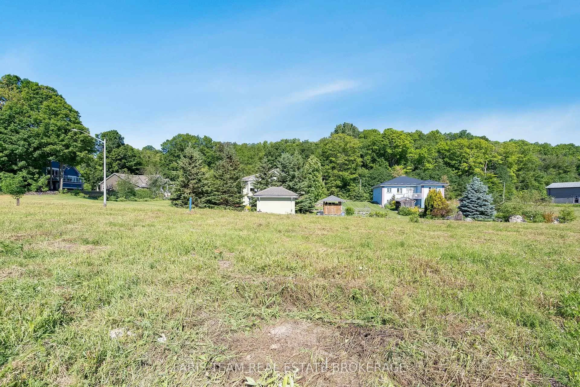 Photo 3 of 595 Taylor Drive, Midland — HOMEH