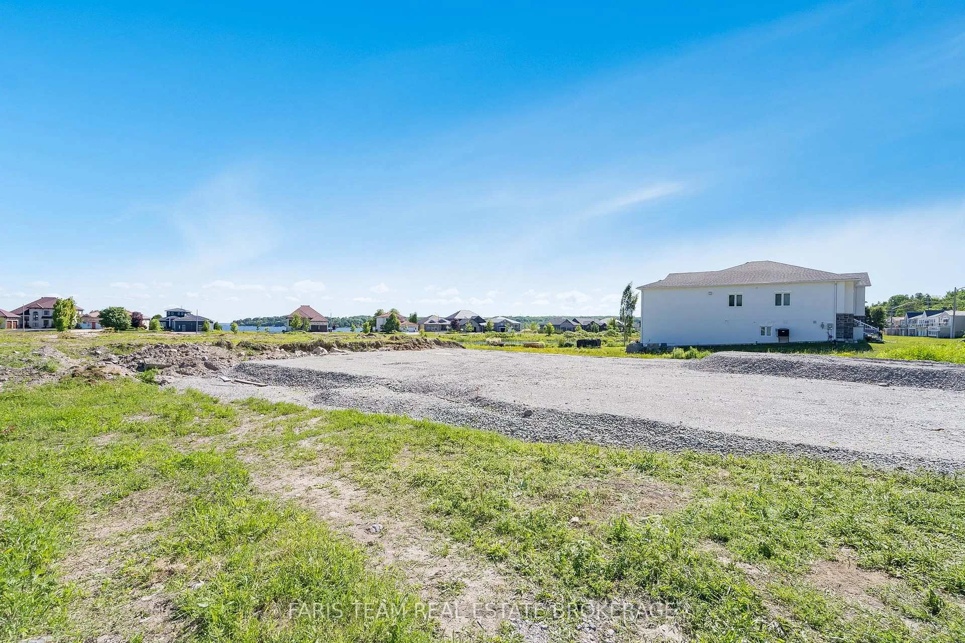 Photo 4 of 595 Taylor Drive, Midland — HOMEH