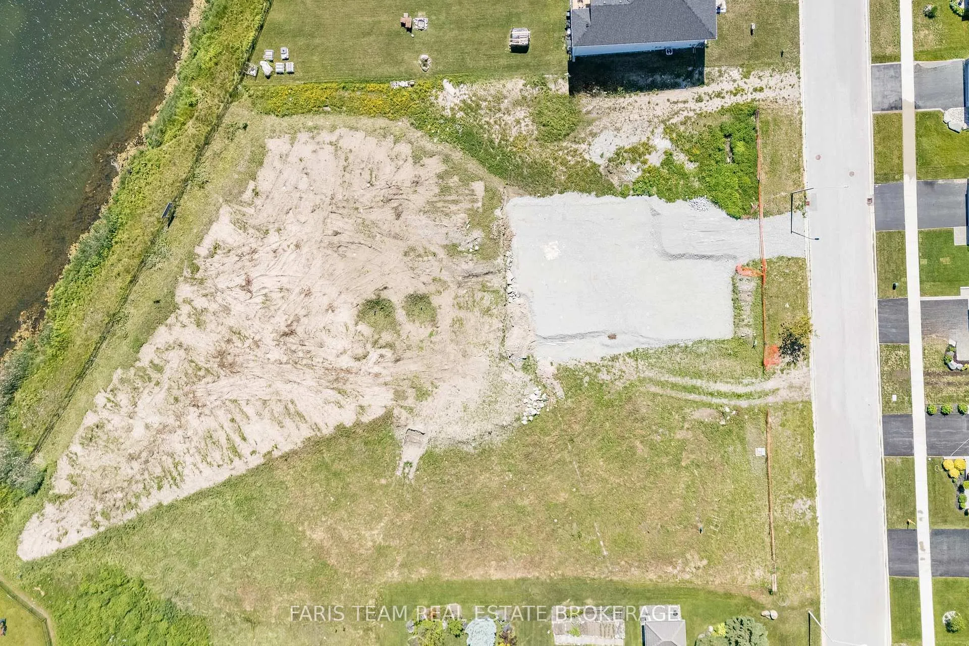 Photo 7 of 595 Taylor Drive, Midland — HOMEH