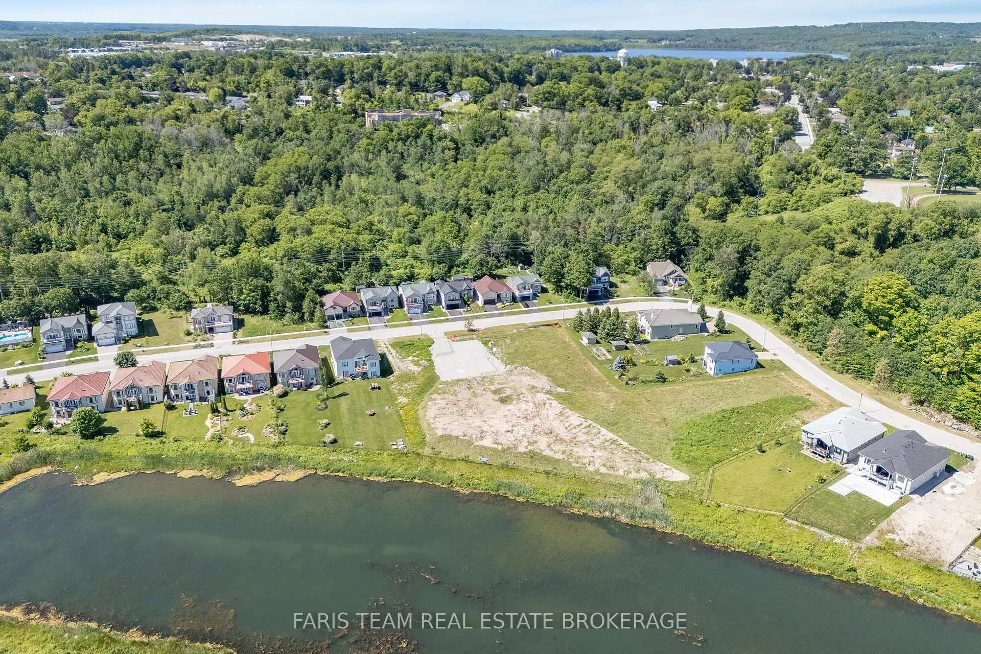 Photo 9 of 595 Taylor Drive, Midland — HOMEH